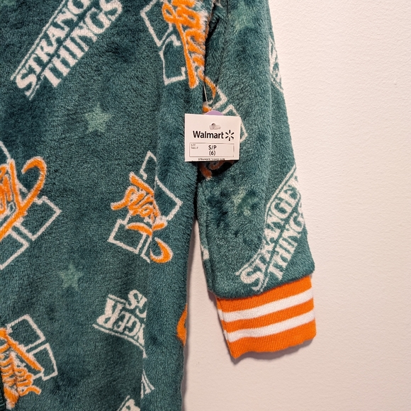 Boys Pajamas Stranger Things - Picture 3 of 4